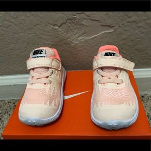 Nike star runner size 4c